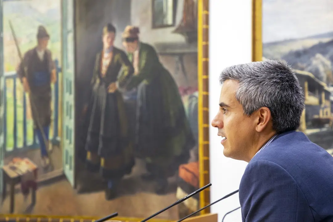 El vicepresidente de Cantabria y portavoz del Gobierno, Pablo Zuloaga, en rueda de prensa