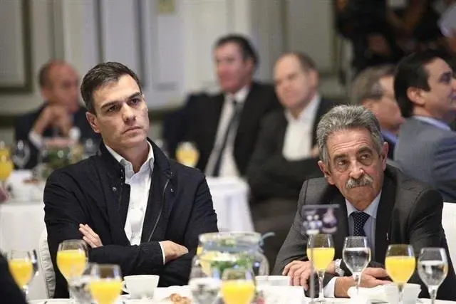 Pedro S&aacute;nchez y Miguel &Aacute;ngel Revilla
