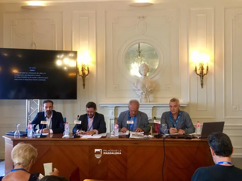 El director general para &Aacute;frica del Ministerio de Asuntos Exteriores, Raimundo Robredo, en  la UIMP