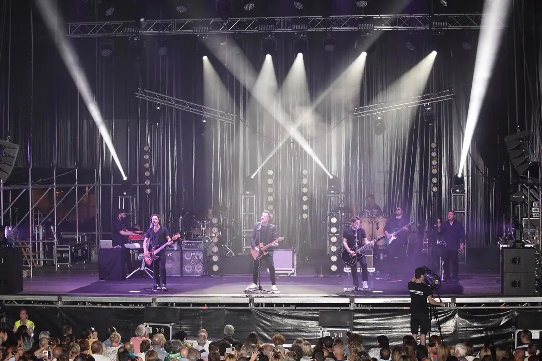 Concierto de Caf&eacute; Quijano en las fiestas de Noja