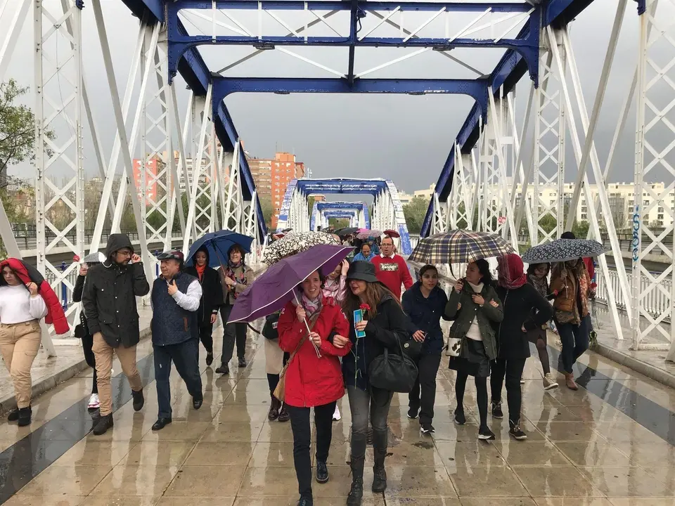 Lluvia, paraguas, charcos, chubasqueros