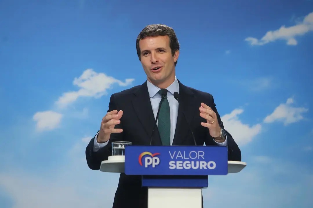 El presidente del Partido Popular, Pablo Casado, ofrece declaraciones a los medios de comunicaci&oacute;n.