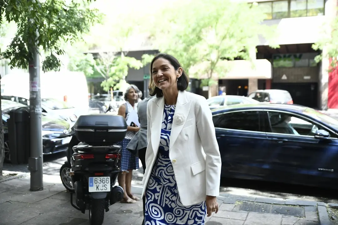 La ministra de Industria, Comercio y Turismo en funciones, Reyes Maroto, a su llegada a la reuni&oacute;n de la Comisi&oacute;n de Competitividad, Comercio y Consumo de la CEOE en Madrid.