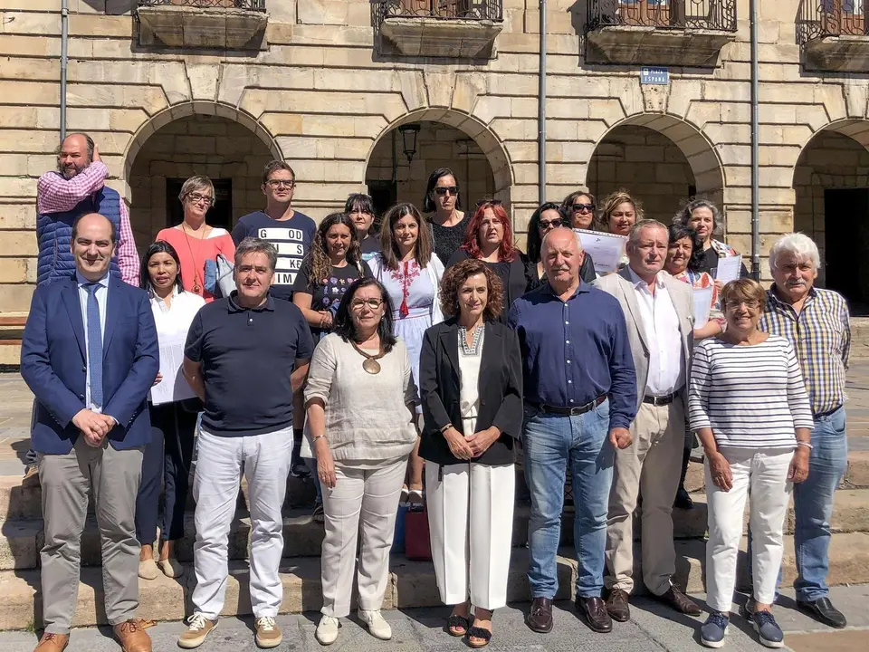 La consejera de Empleo y Pol&iacute;ticas Sociales, Ana Bel&eacute;n &Aacute;lvarez, clausura el taller de empleo de Atenci&oacute;n sociosanitaria a personas dependientes en Instituciones Sociales