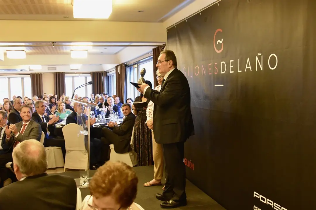 El empresario Sabino Garc&iacute;a Vallina recibe el premio Gijon&eacute;s del A&ntilde;o.