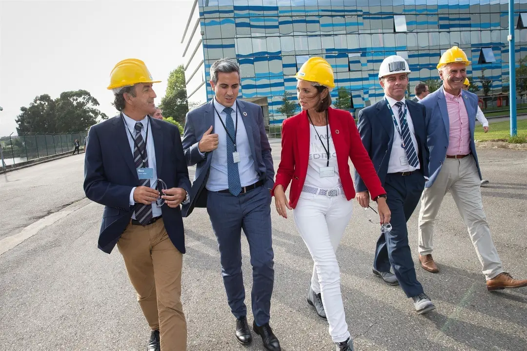 La ministra de Industria, Reyes Maroto, visita Equipos Nucleares con Zuloaga y Mart&iacute;n