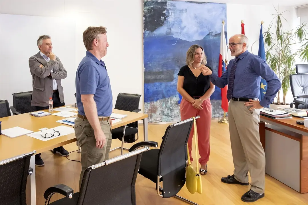 El consejero de Sanidad, Miguel Rodriguez, y Asociaci&oacute;n Celiacos