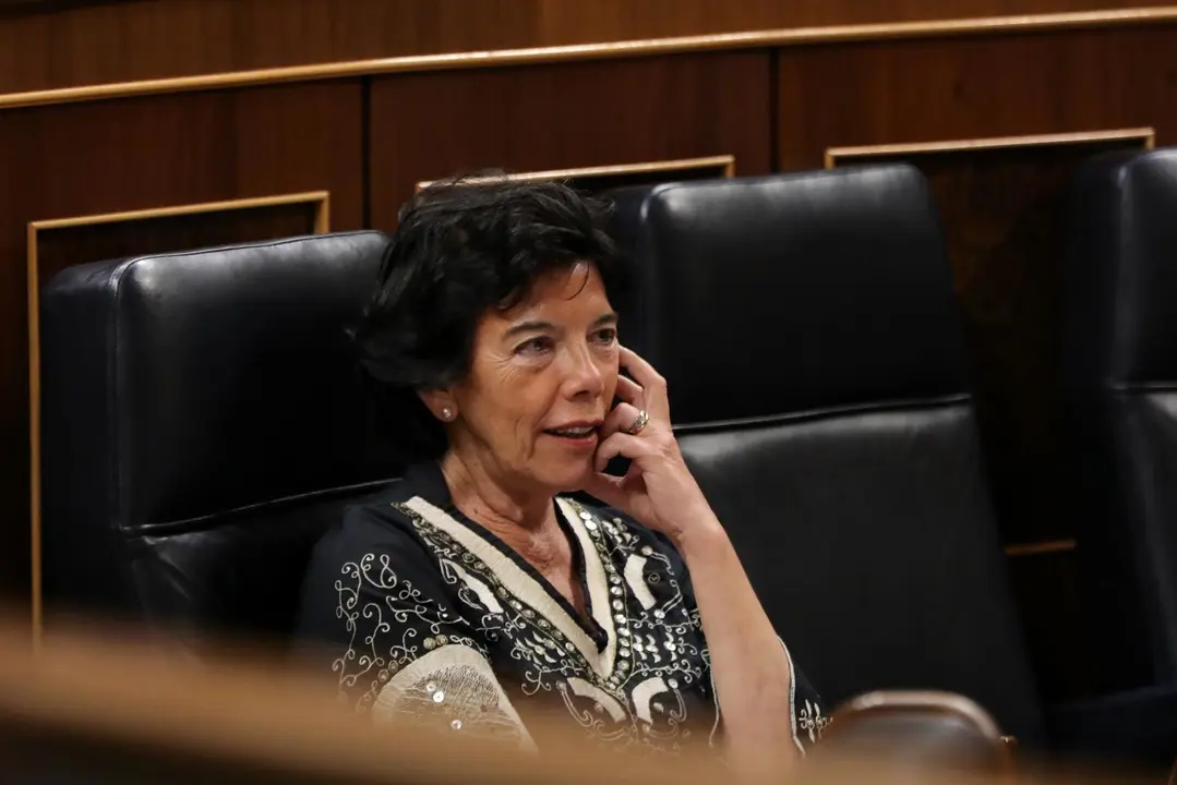 La ministra de Educaci&oacute;n en funciones, Isabel Cela&aacute;, durante el Pleno extraordinario en el Congreso para tratar la gesti&oacute;n del 'Open Arms'.