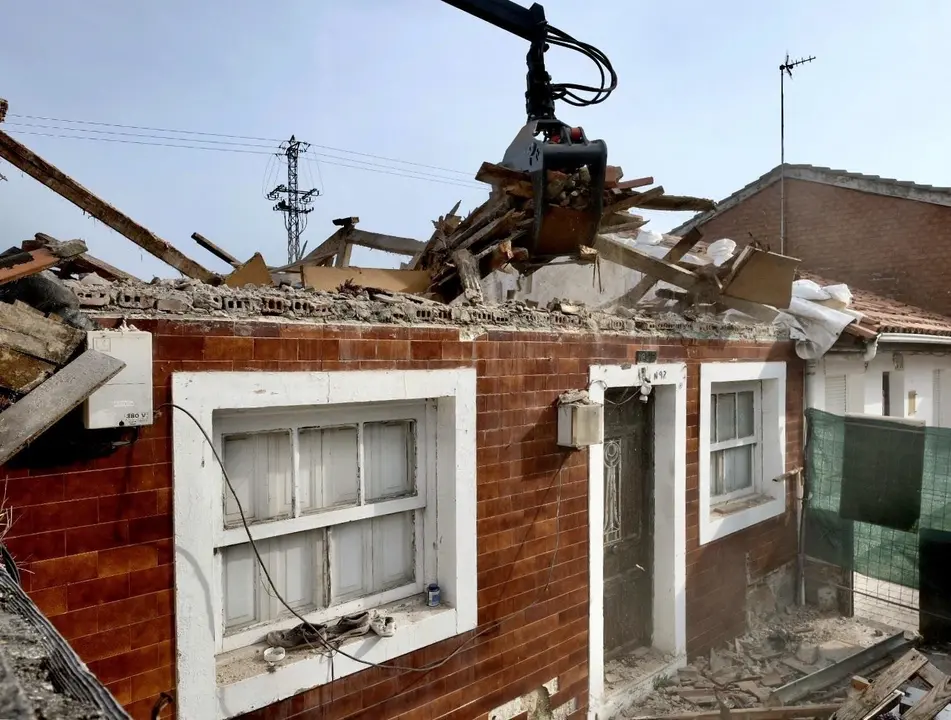 Vivienda en ruina derribada en la calle La Gloria 92