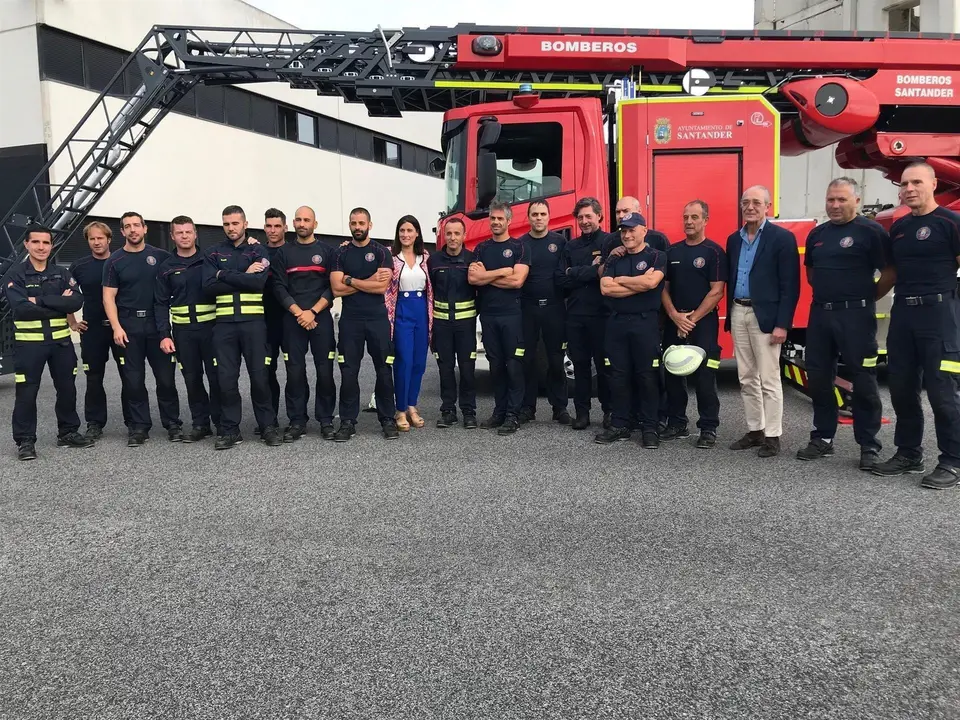 Presentaci&oacute;n de la nueva autoescala del parque de bomberos