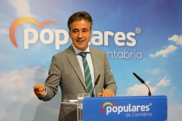El parlamentario nacional del Partido Popular de Cantabria, Diego Movell&aacute;n