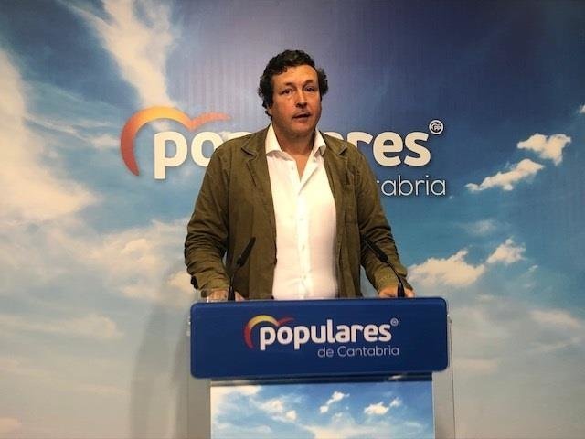 El portavoz del PP de Cantabria, Íñigo Fernández.