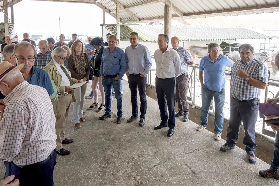 El consejero de Desarrollo Rural, Ganader&iacute;a, Agricultura, Pesca y Medio Ambiente, Guillermo Blanco, en la finca de Aranda,