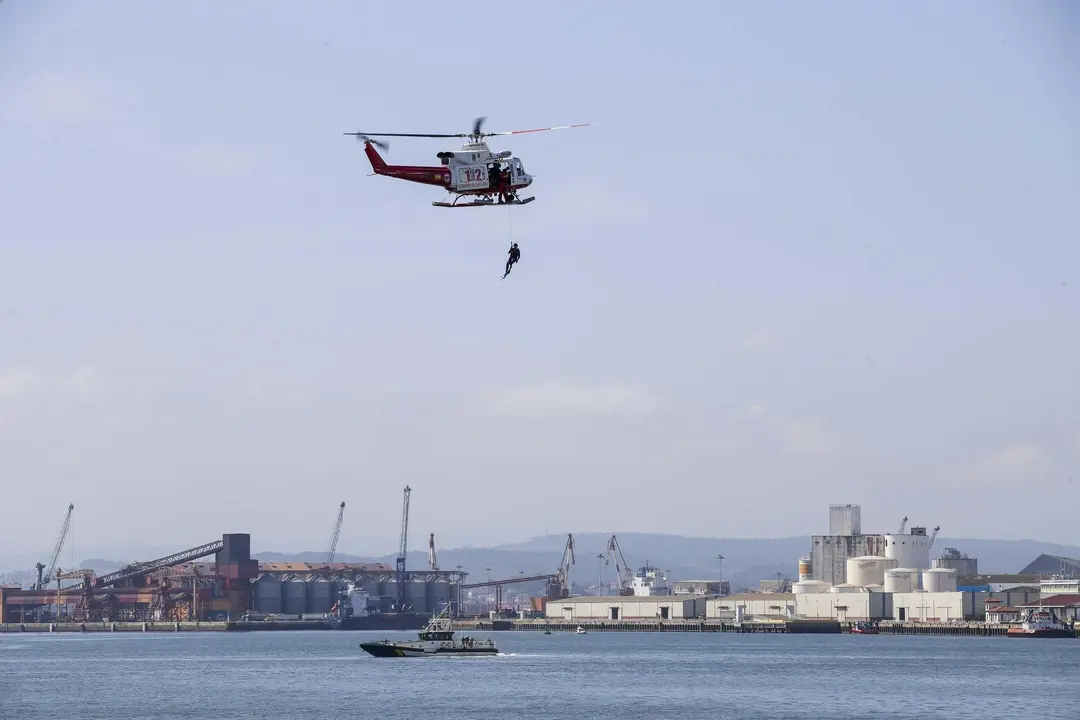 DAVID S. BUSTAMANTE 13/09/2019 SANTANDER/ CANTABRIA Simulacro de rescate con el helicoptero del 112 del Gobierno de Cantabria