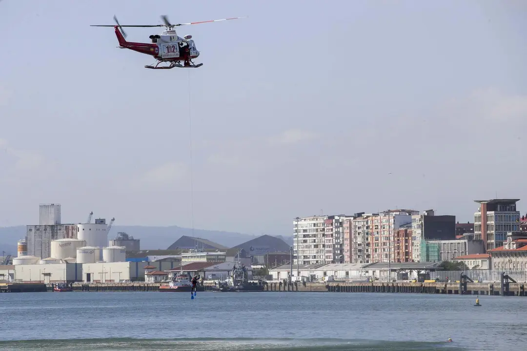 DAVID S. BUSTAMANTE 13/09/2019 SANTANDER/ CANTABRIA Simulacro de rescate con el helicoptero del 112 del Gobierno de Cantabria