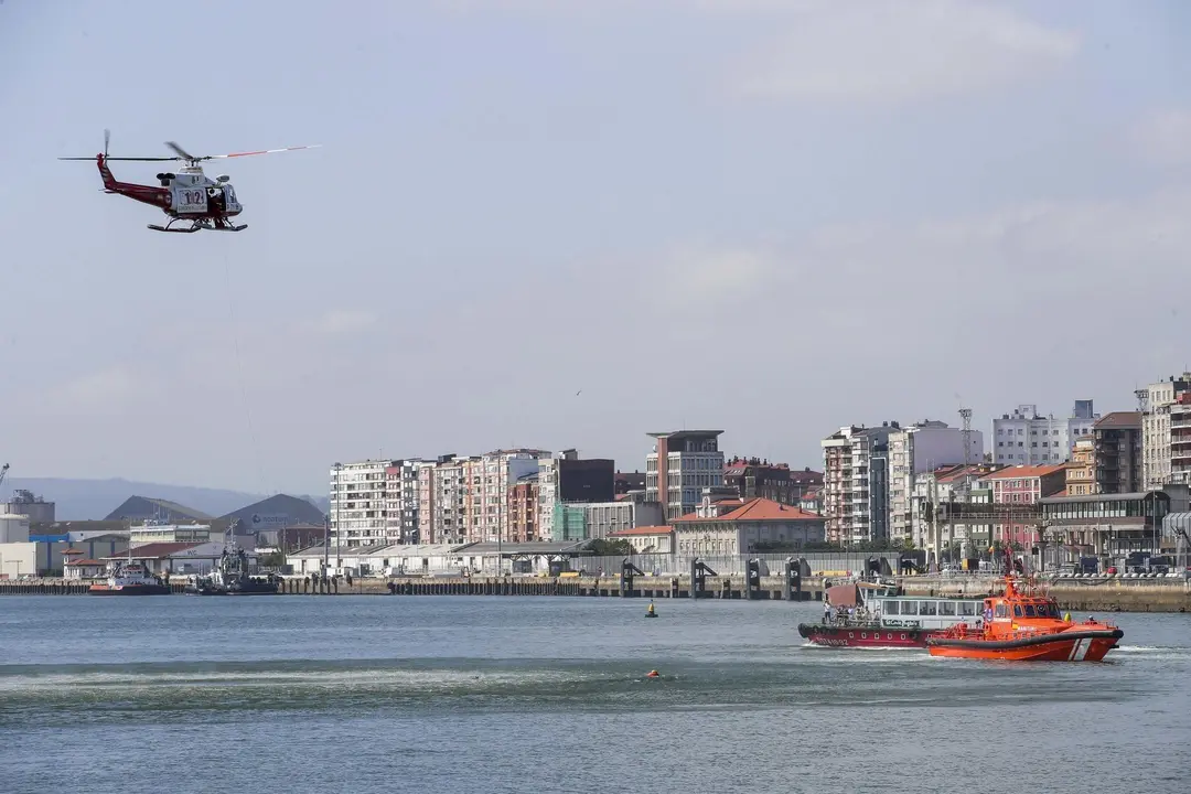 DAVID S. BUSTAMANTE 13/09/2019 SANTANDER/ CANTABRIA Simulacro de rescate con el helicoptero del 112 del Gobierno de Cantabria