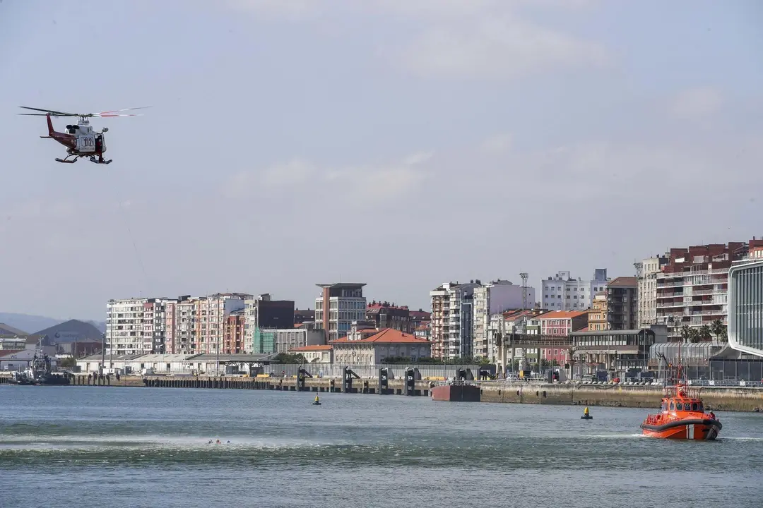 DAVID S. BUSTAMANTE 13/09/2019 SANTANDER/ CANTABRIA Simulacro de rescate con el helicoptero del 112 del Gobierno de Cantabria