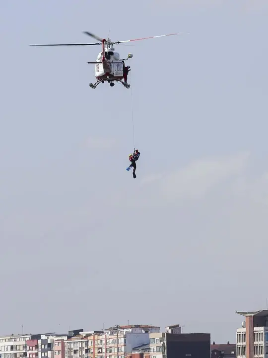 DAVID S. BUSTAMANTE 13/09/2019 SANTANDER/ CANTABRIA Simulacro de rescate con el helicoptero del 112 del Gobierno de Cantabria