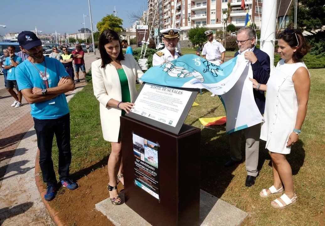 Santander conmemora el 120 aniversario del semáforo de señales marítimas de Cueto