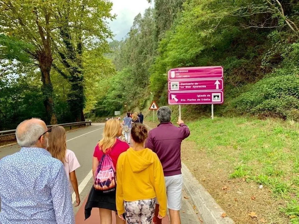 Zuloaga sube andando al santuario de la Bien Aparecida