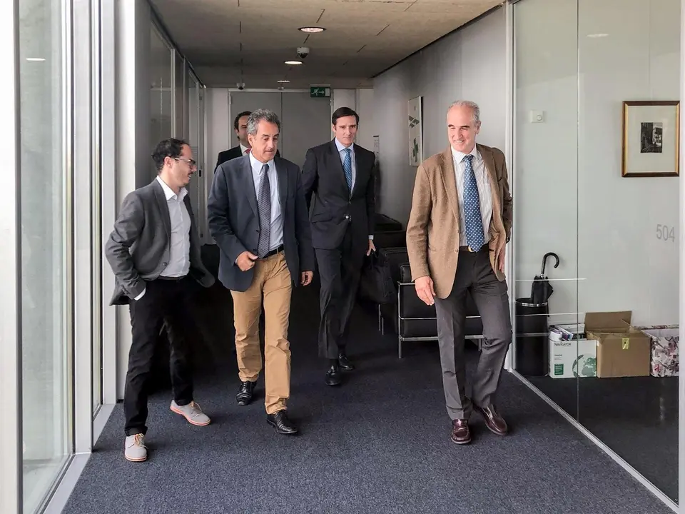 Representantes de Andros con el consejero de Industria, Francisco Mart&iacute;n