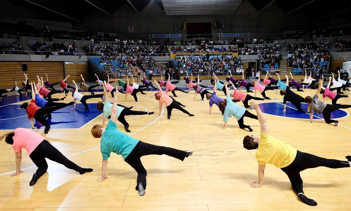Fiesta de fin de curso de los centros c&iacute;vicos de Santander