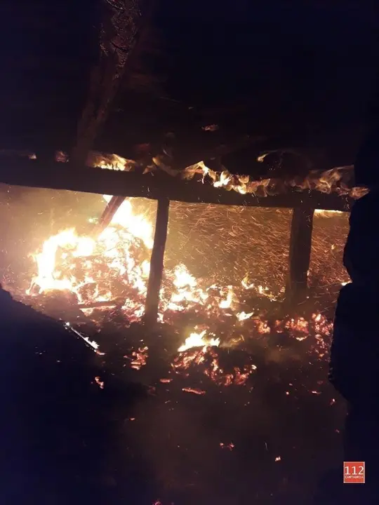 Calcinada una cuadra con pajar en Mediadoro, en Valdeprado del R&iacute;o