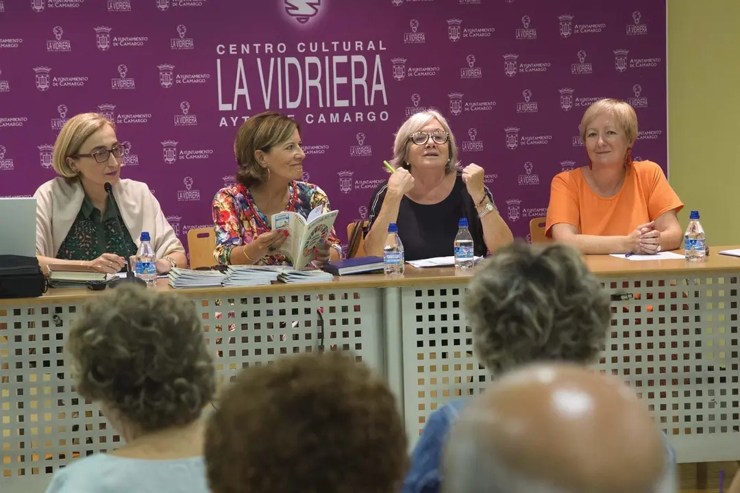 Presentaci&oacute;n de la oferta de actividades que el Ayuntamiento de Camargo pone a disposici&oacute;n de los colegios e institutos