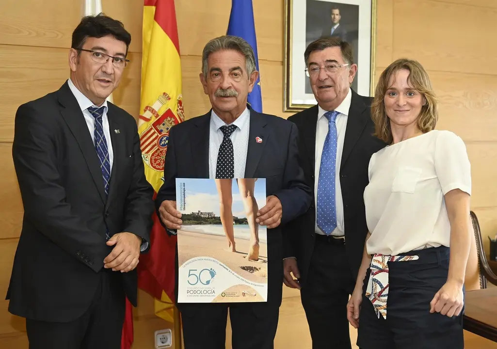Encuentro de los promotores del congreso con el presidente de Cantabria, Miguel &Aacute;ngel Revilla