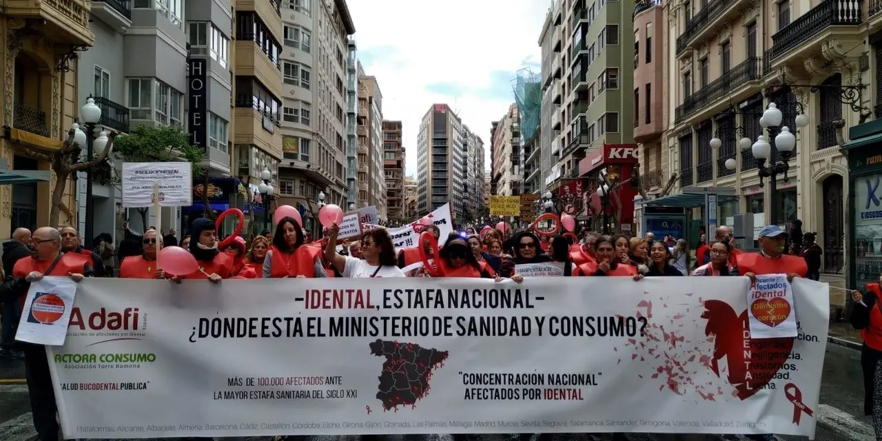 Movilizaci&oacute;n de afectados de iDental