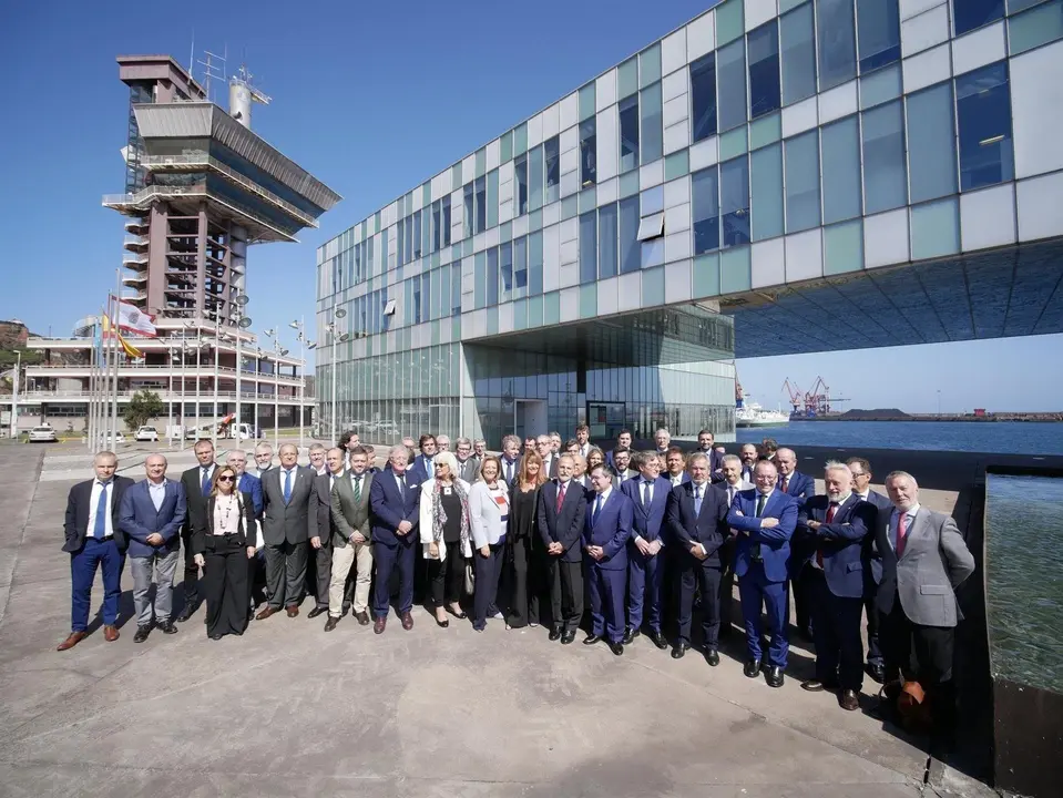 Reuni&oacute;n de los presidentes de toda las autoridades portuarias para repartir fondos