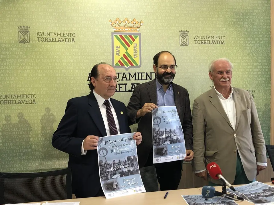 Presentaci&oacute;n 'Un viaje en el tiempo' en el cementerio de Geloria