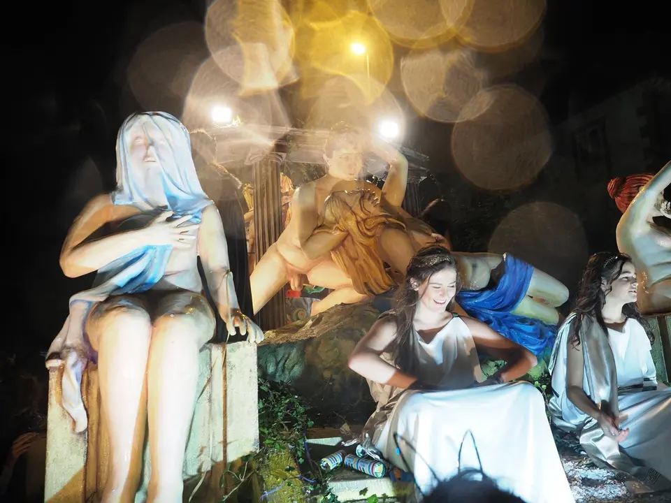 OLYMPUS DIGITAL CAMERA         