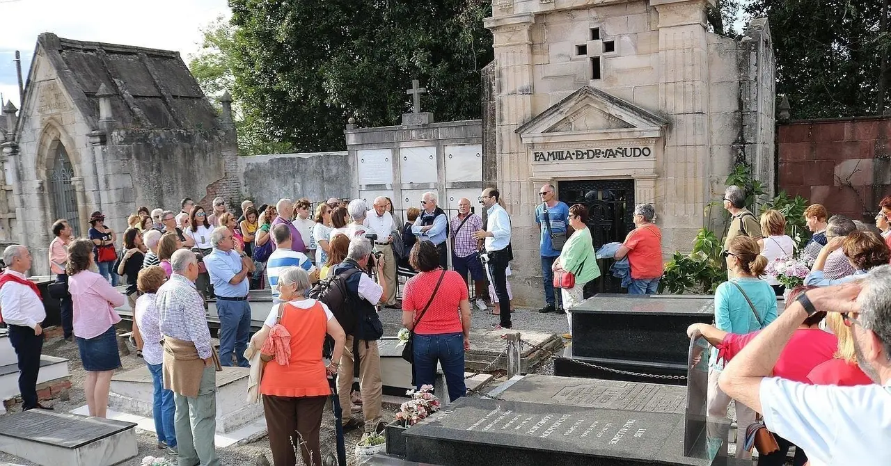 Visita al cementerio de Geloria