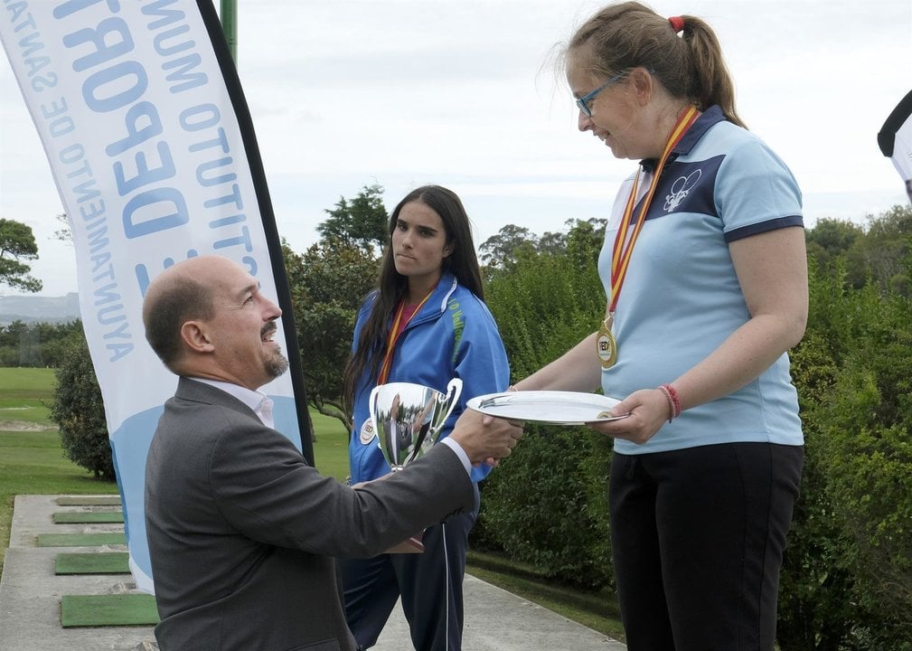 Entrega de premios del Campeonato de España de Golf Adapatado celebrado en Mataleñas (Santander)