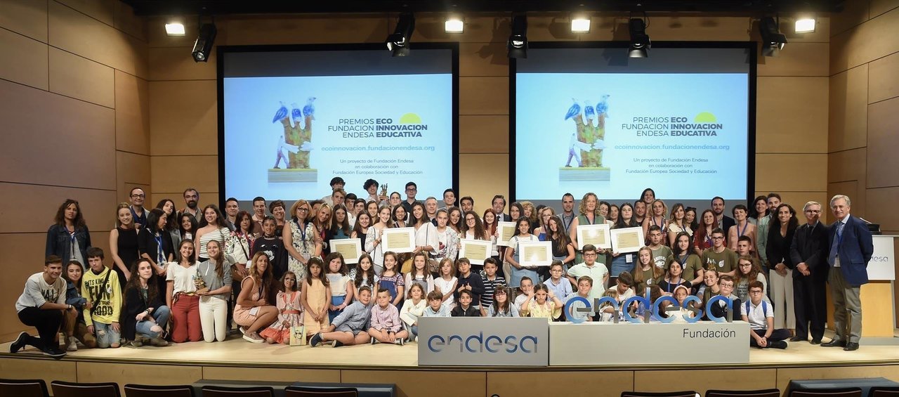 La Fundación Endesa lanza hoy, 26 de septiembre, la IV edición de los Premios a la Ecoinnovación para centros educativos de toda España. Imagen de la III edición