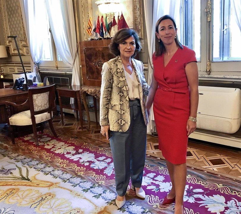 La consejera de Economía, María Sánchez, y la vicepresidenta Carmen Calvo