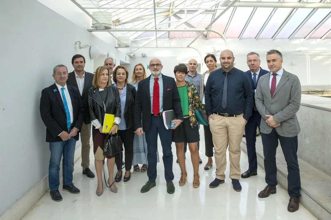 Consejero de Sanidad, Miguel Rodr&iacute;guez, con su equipo