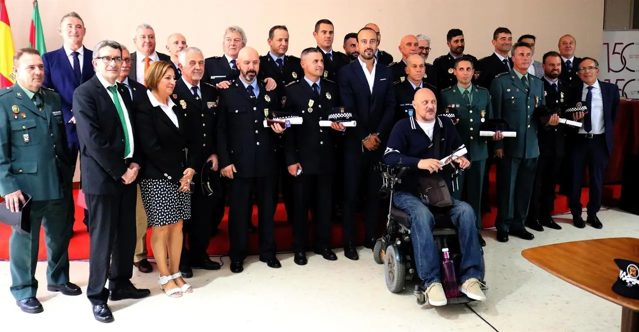 Entrega de condecoraciones a la Polic&iacute;a Local por  San Miguel