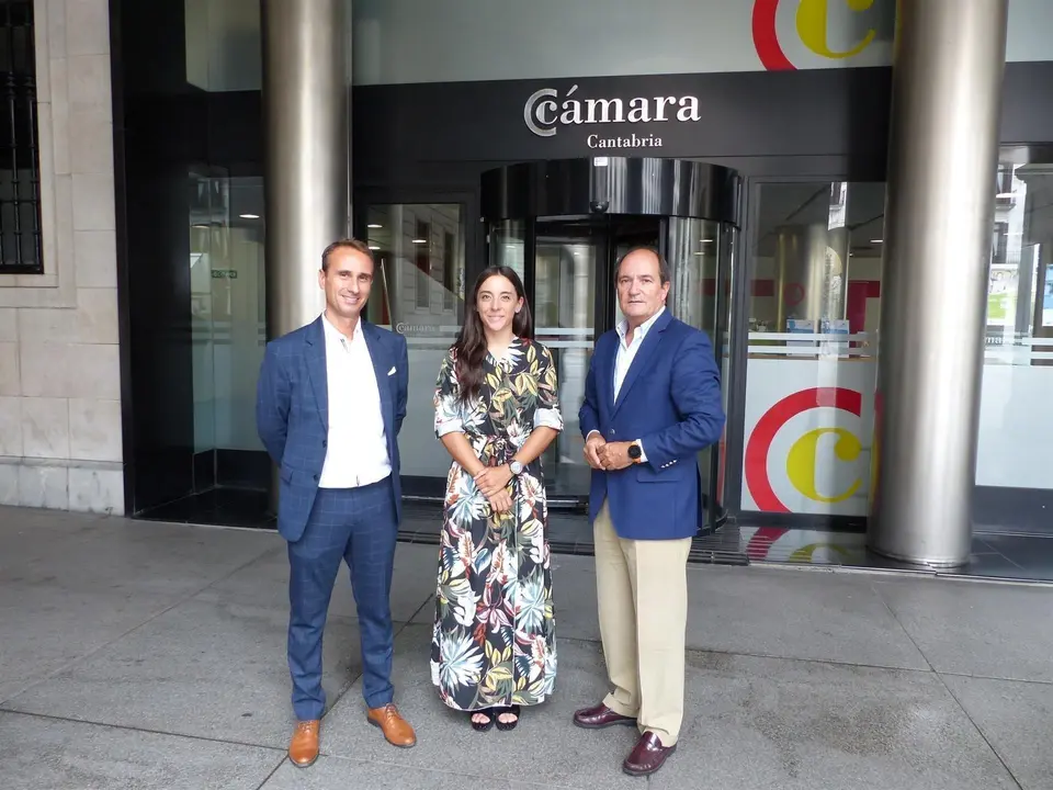 De izquierda a derecha, David Ramos, Irene Lanuza y Modesto Pi&ntilde;eiro.