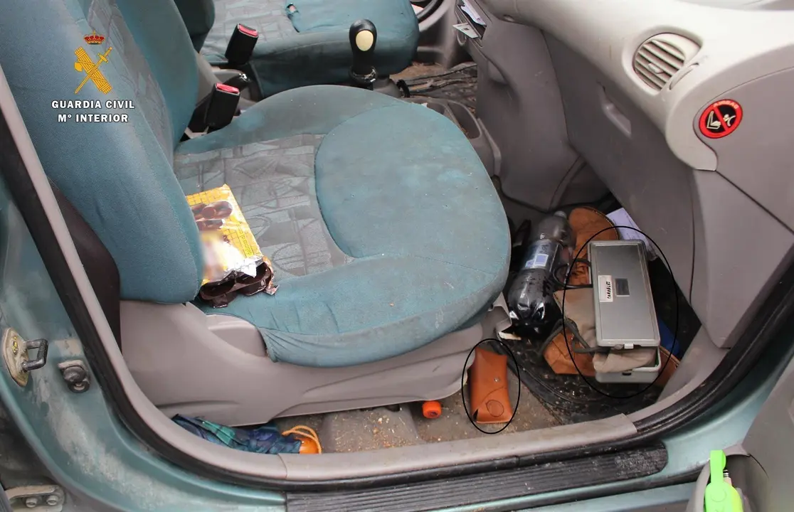 Uno de los veh&iacute;culos en los que se efectu&oacute; uno de los robos