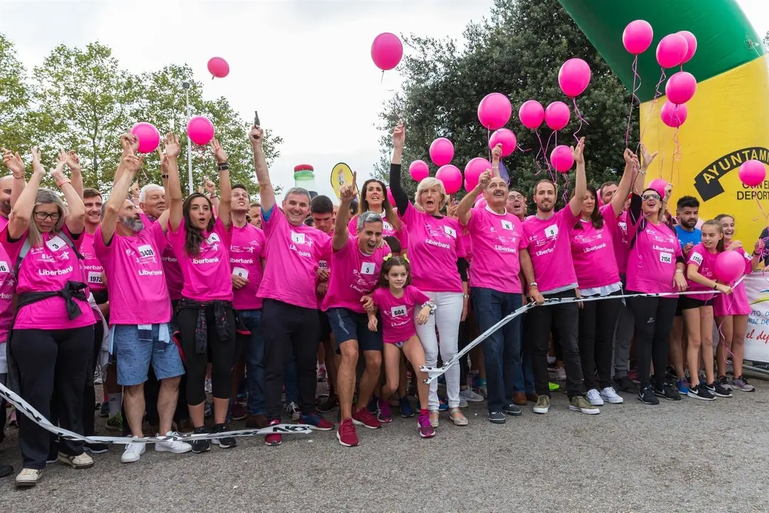 Salida de la carrera de la mujwer en Bezana