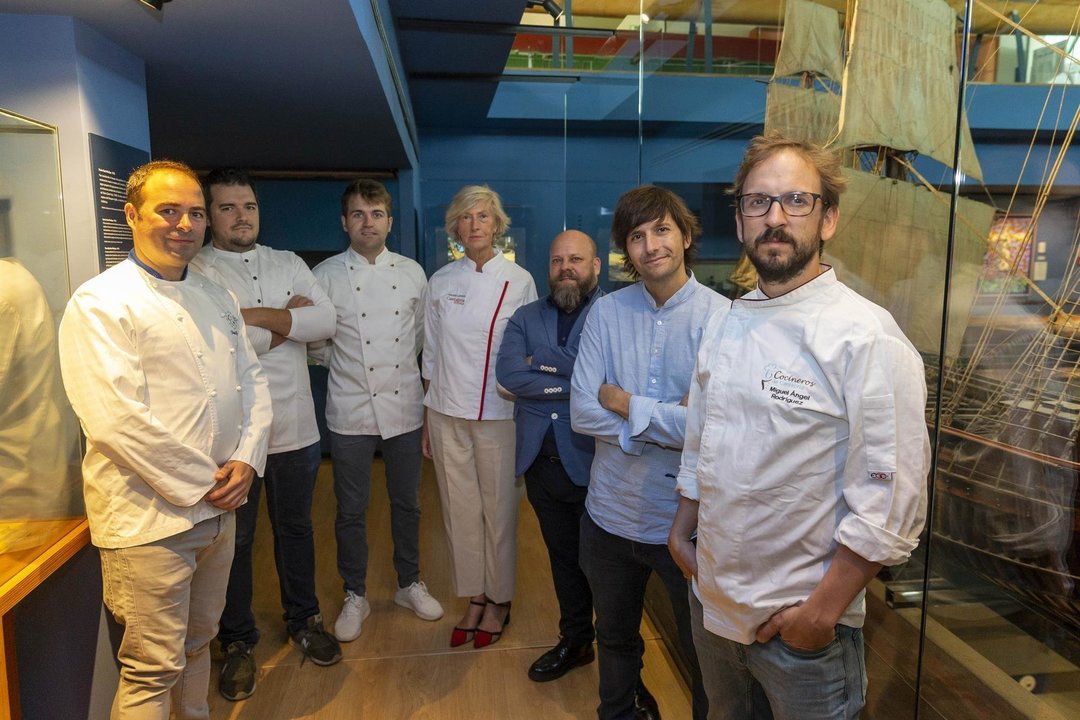 Marina Lombó con los chefs que mostrarán la gastronomía cántabra en San Sebastián Gastronomika