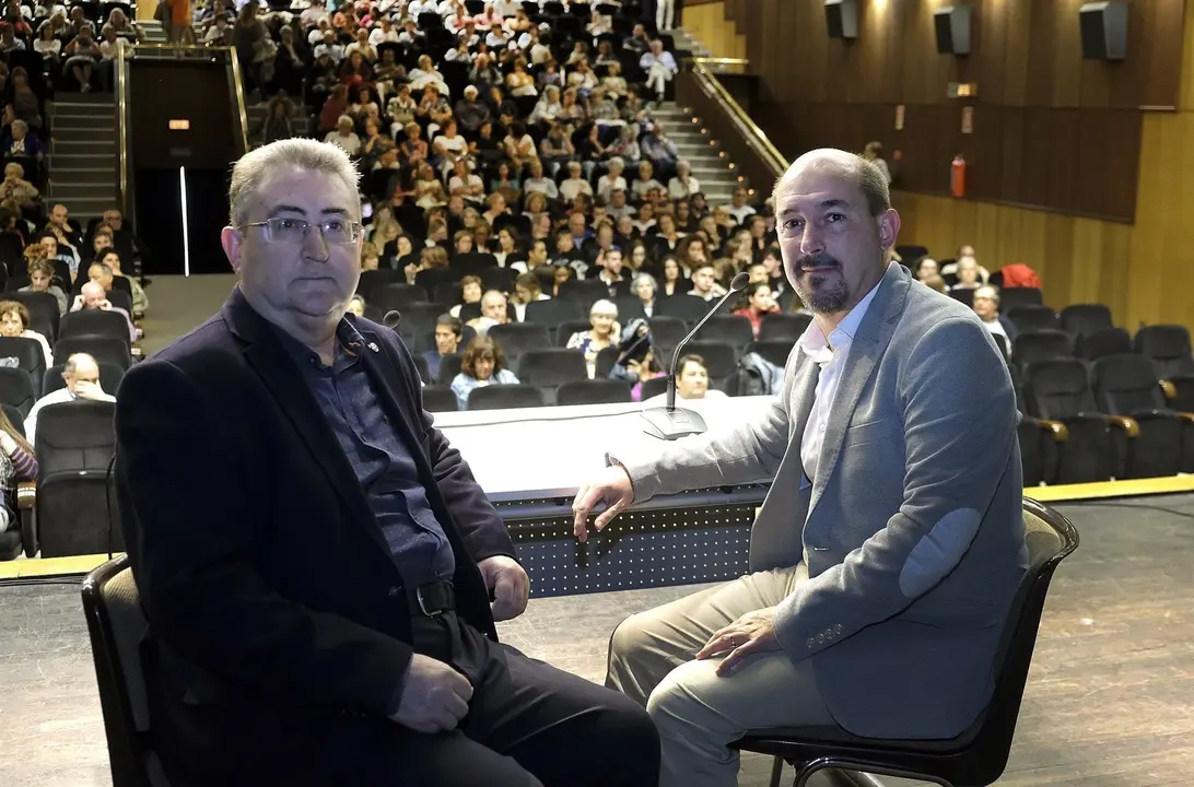 El concejal de Familia y Servicios Sociales, &Aacute;lvaro Lav&iacute;n, ha inaugurado este ciclo junto al presidente de ASCASAM, Ignacio Fern&aacute;ndez