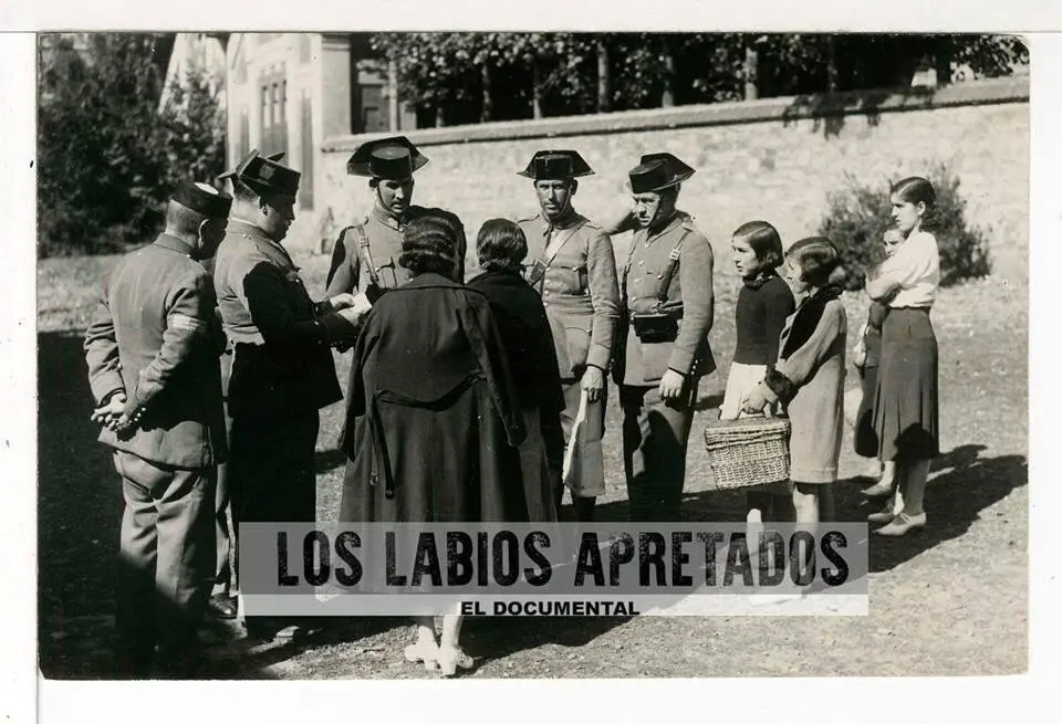 'Los Labios Apretados'