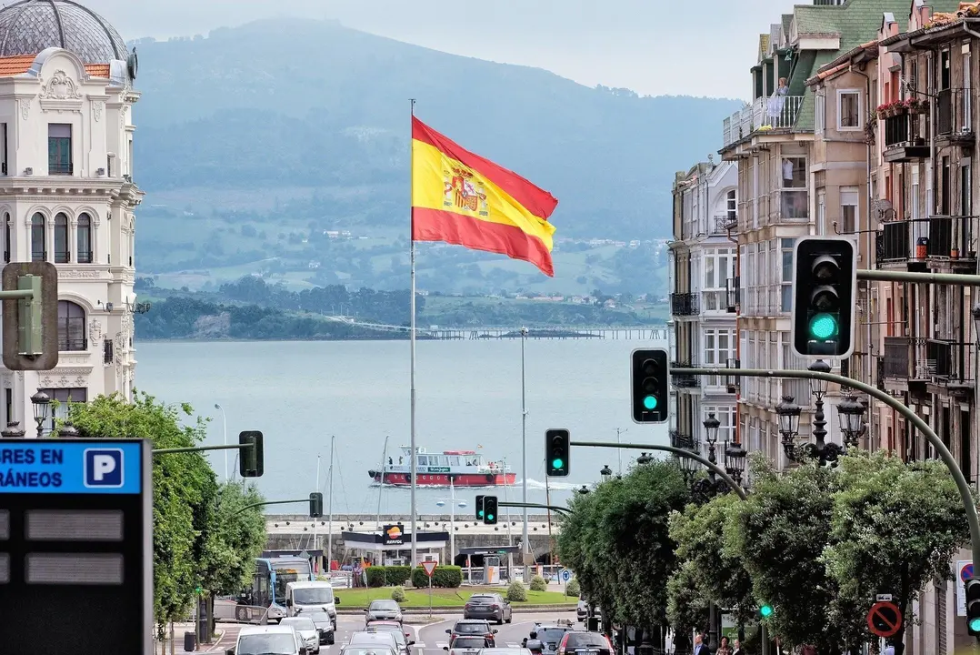 bandera_espana_en_puertochico_0