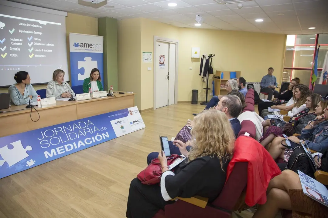 Inauguraci&oacute;n de una nueva jornada de mediaci&oacute;n en Camargo