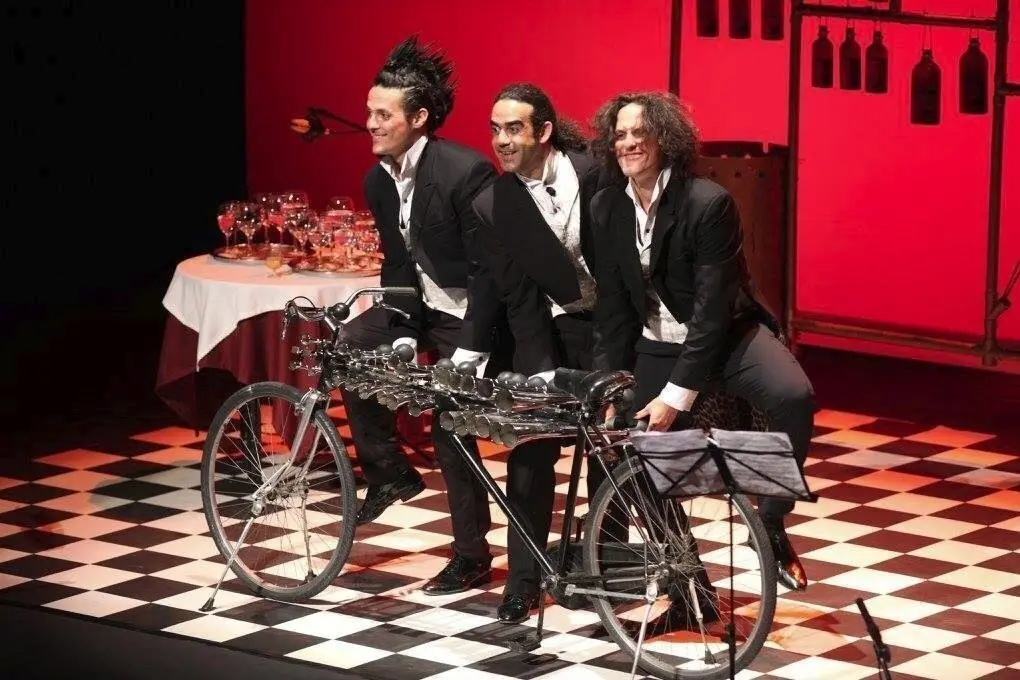 Los 'Cl&aacute;sicos Exc&eacute;ntricos' llegan hoy a Cantabria con su espect&aacute;culo e instrumentos ins&oacute;litos