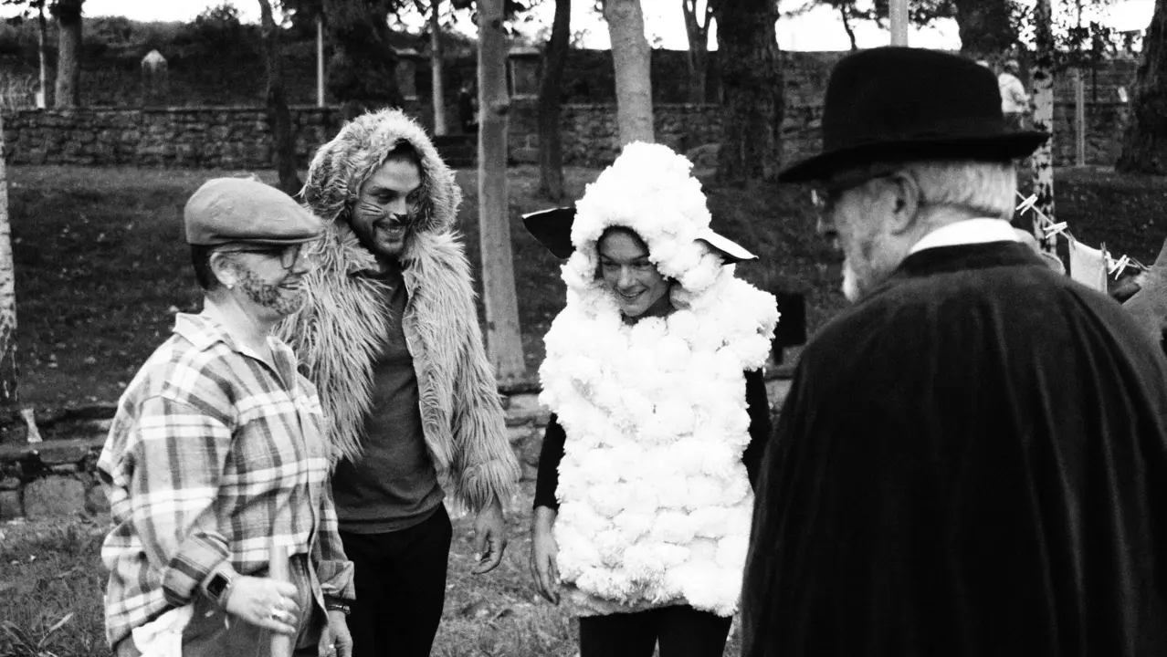 OLYMPUS DIGITAL CAMERA         