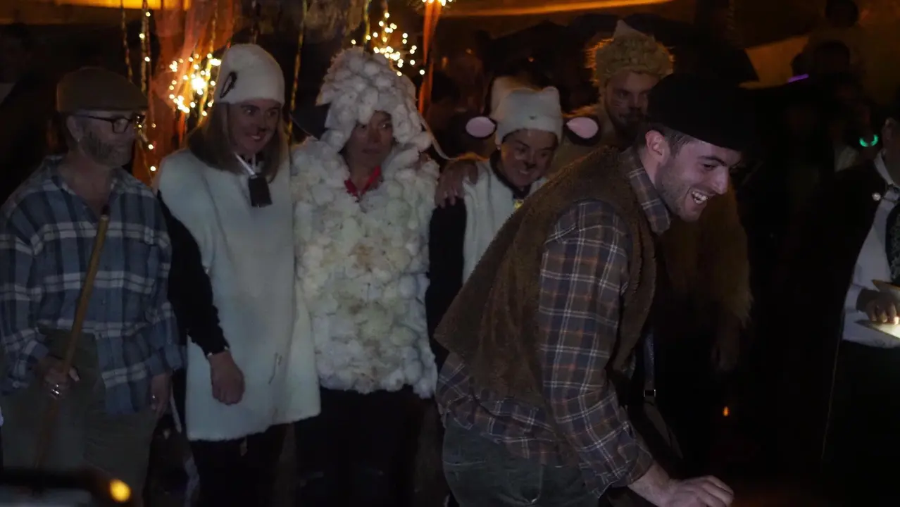 OLYMPUS DIGITAL CAMERA         